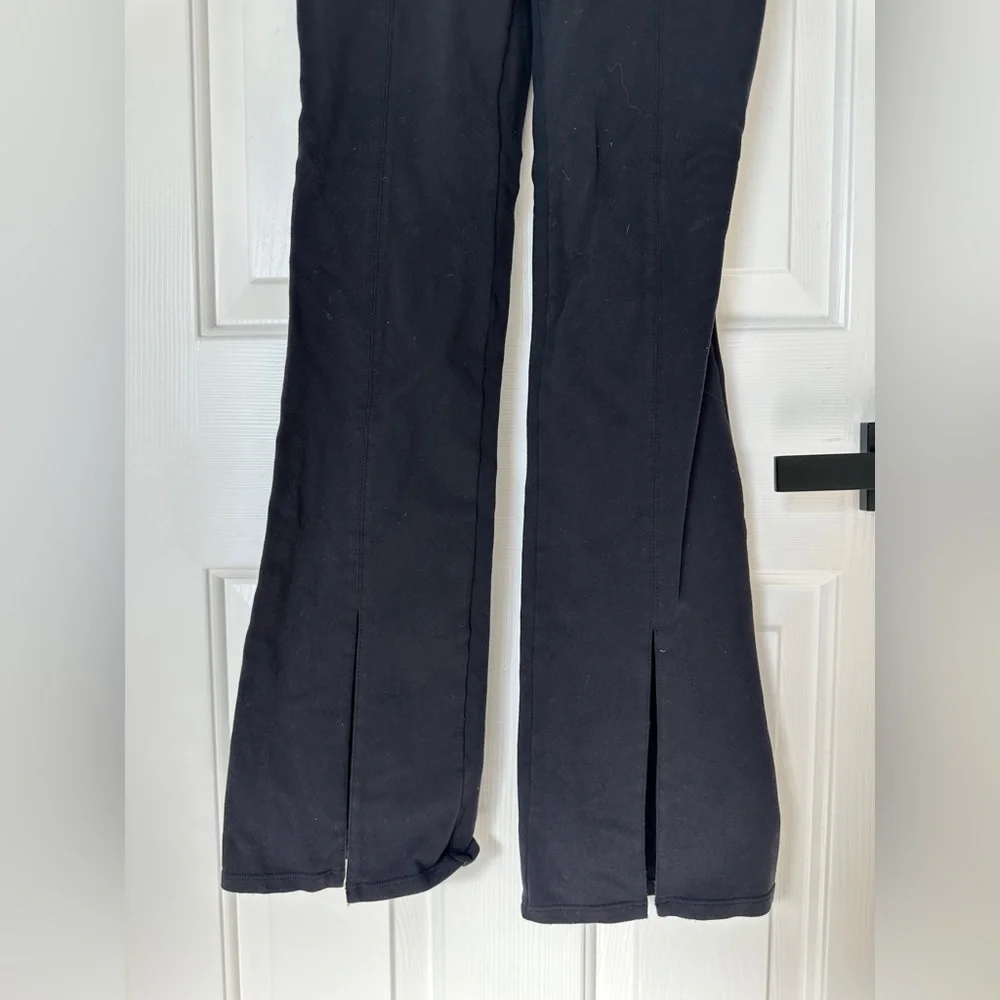 ALO Yoga Airbrush High-Waist Flutter Black Leggings - Size XSmall